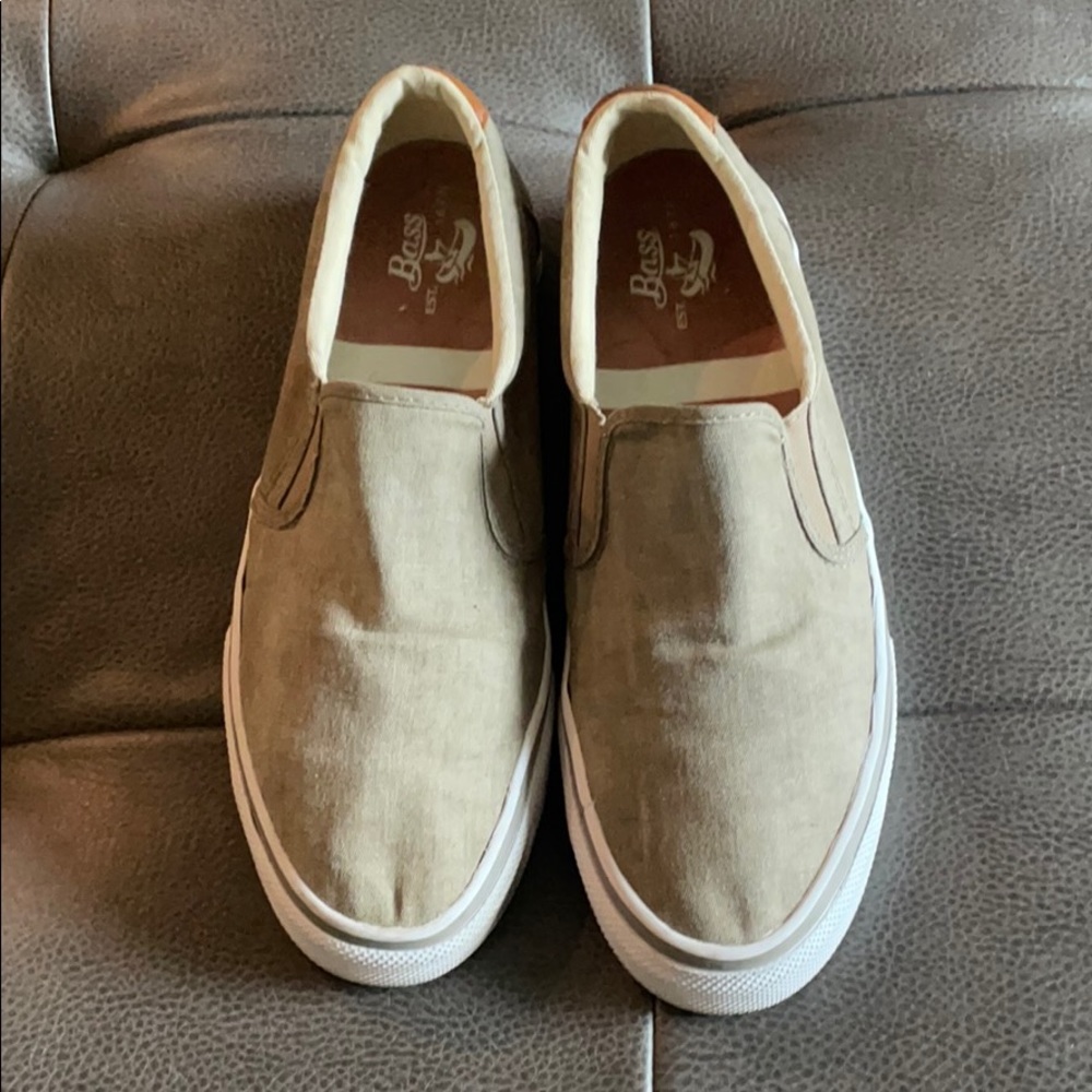 Size 10 Men’s Bass Tan Slip-On Loafers